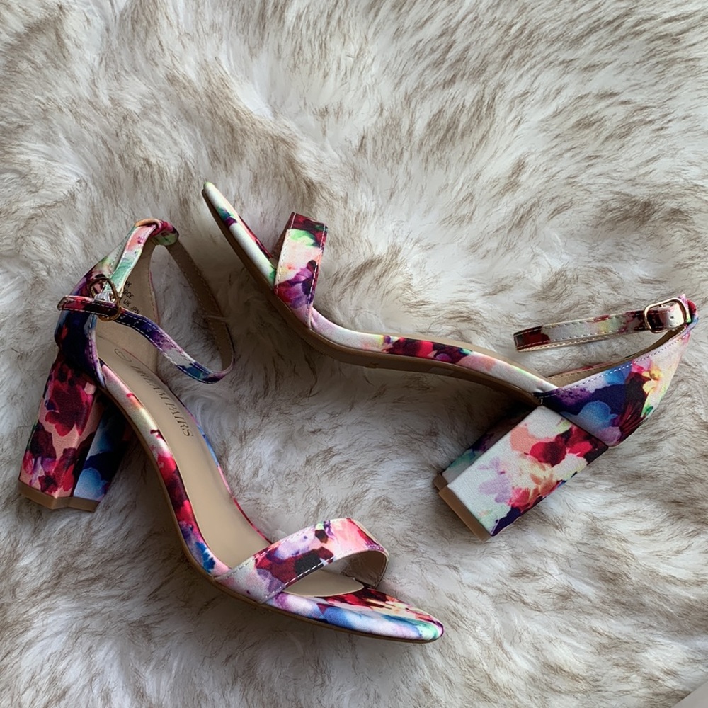NWT Dream Pairs Heels - Picture 2 of 7